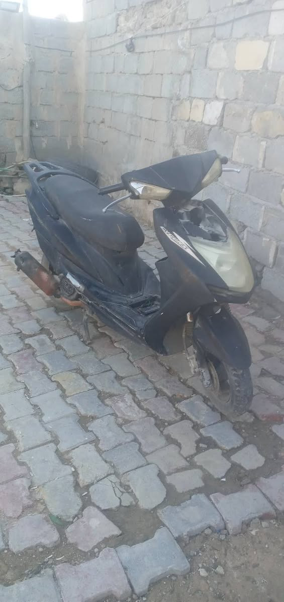 دراجه سكنس دراجه طافيه بيها عرموطه ما هندر طاكه فقط سعر 100 وبيها مجال


**إذا كنت صاحب هذا الإعلان وتريد حذفه لأي سبب، رجاءا أرسل رسالة إلى الدعم الفني**