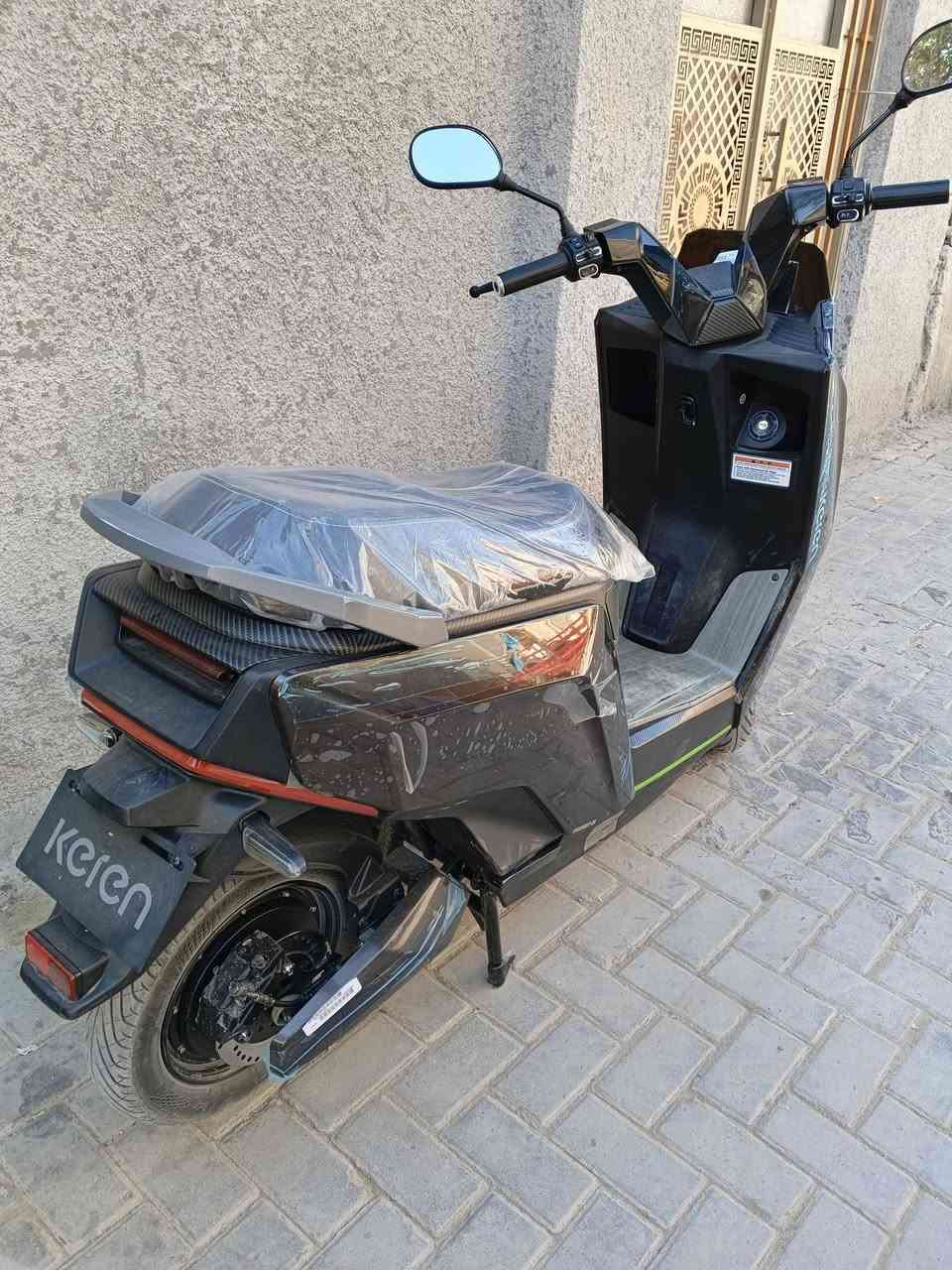 دراجة شحن كيرين الغنية عن التعريف
دراجه جديده استخدام شهرين فقط
نظام بارك
نظام بك رجوع الى الخلف 
نظام مثبت سرعه 
منفذ شحن
6 بطاريات 
ملف 2000
سرعتين ثابته 
سرعه تمشي 65 حقيقي
اضاءه لد امامي خلفي
رايده 800 وبيه مجال بسيط
مكاني بغداد نهاية حي اور سبع قصور


**إذا كنت صاحب هذا الإعلان وتريد حذفه لأي سبب، رجاءا أرسل رسالة إلى الدعم الفني**