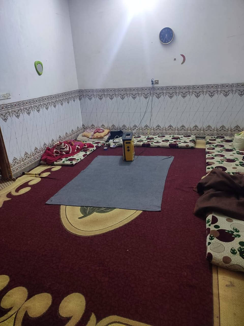 اسلام عليكم 
*🏠 للبيع بيت طابق واحد الفلوجة 

*الموقع*: الفلوجة، قرب جامع العابد  
*المساحة*: 165م²  
*الحالة*: البيت جاهز للسكن الفوري، 

*السعر*: 45 مليون دينار عراقي، قابل للتفاوض  
*للاستفسار*:  
***********
***********

المعاينة بموعد مسبق.
