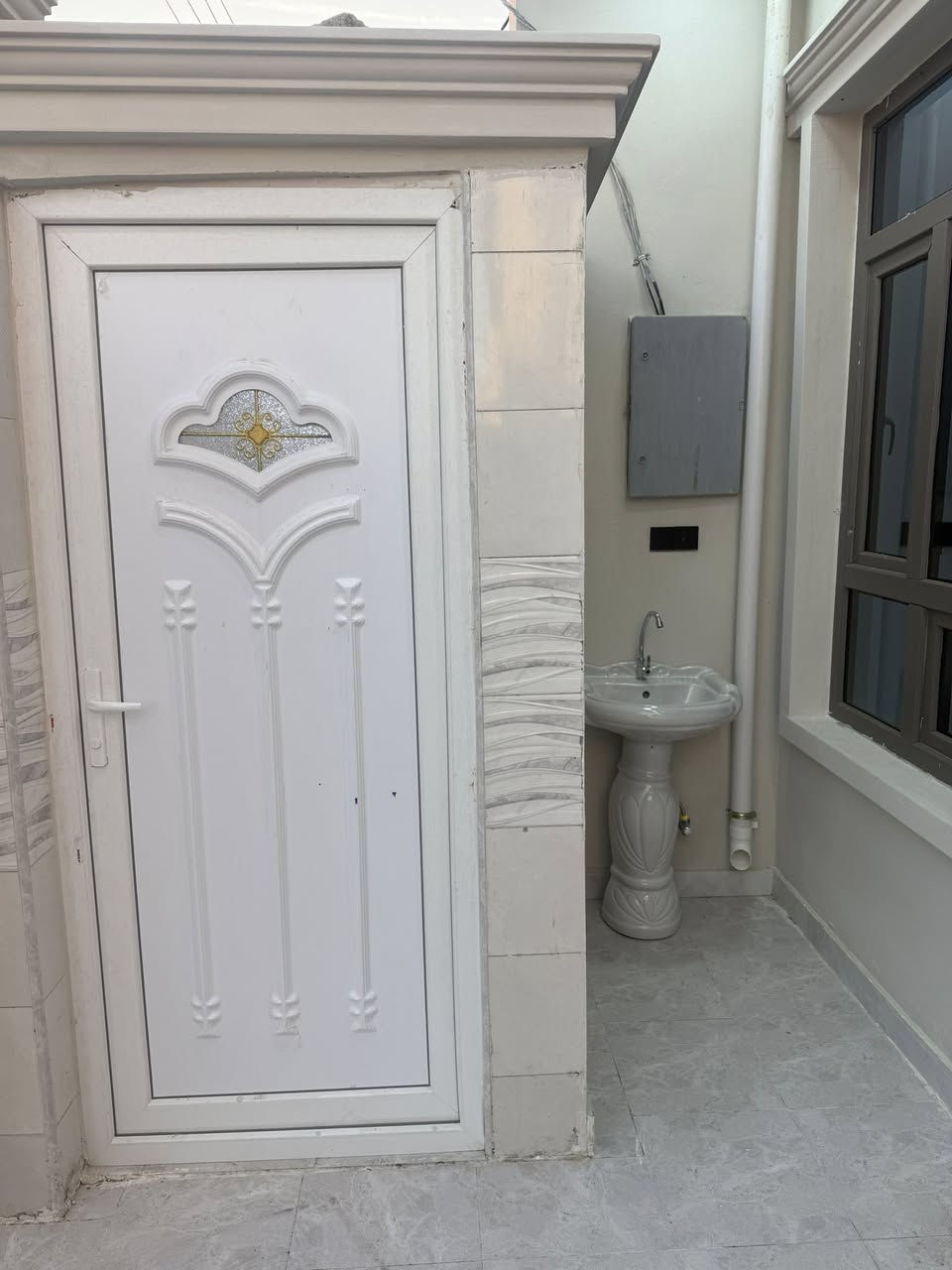 السلام عليكم
مشتملات عدد 2 للبيع
مساحة الواحد 100م طابقين
عرض 5 نزال 20
الطابق الاول-استقبال-مطبخ -غرفة نوم-صالة-صحيات
الطابق الثاني غرفة وصالة صحيات
كامل خدمات ماء كهرباء تبليط شارع عرض 10 م
سند 25
العنوان ديالى -بعقوبة -تقاطع القدس دور الزراعة بداية الثالثة 
السعر الواحد 72 وبي مجال
للاستفسار مراجعة مكتب جبل النور أو الاتصال
***********
