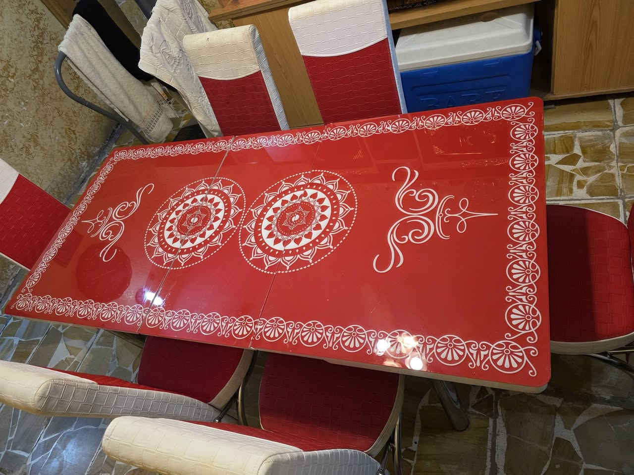 ميز وكراسي تركي جديد ونظيف جدا استعمال قليل .. ميز سلايد يتكبر ويتصغر و٦ كراسي السعر ١٥٠ ..الغزالية *********** واتس اب
