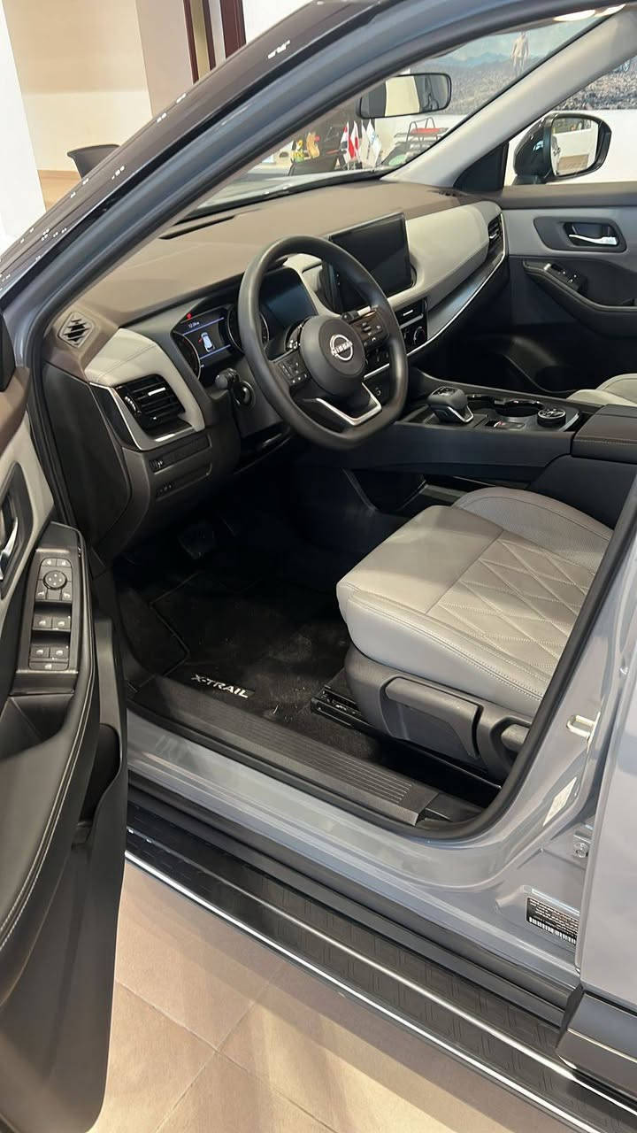 السلام عليكم للريع نيسان اكستريل موديل2023 خليجي شركة السور داخل الضمان بعدها  7 راكب  فور ويل درايف ماشية 35 الف كيلو رقم اربيل  جلد .. تحويل ثاني يوم سيارة باسمي مواصفات كشنات جلد  شاشة كبيرة   sv سياره نظيفة جدا  
7 راكب 
دوسات صعود
تو كلر اسود وسمنتي 
وبقية المواصفات معروفة الsv 
ملاحضات بيها شخط صغير ملش في باب السائق 
بعده ضمن الضمان وسنة ونص تبديل دهن وفلاتر مجاني 
مكان السيارة بغداد المنصور 
 التواصل على  الرقم فقط  ***********
قليل اتواجد بالفيس
