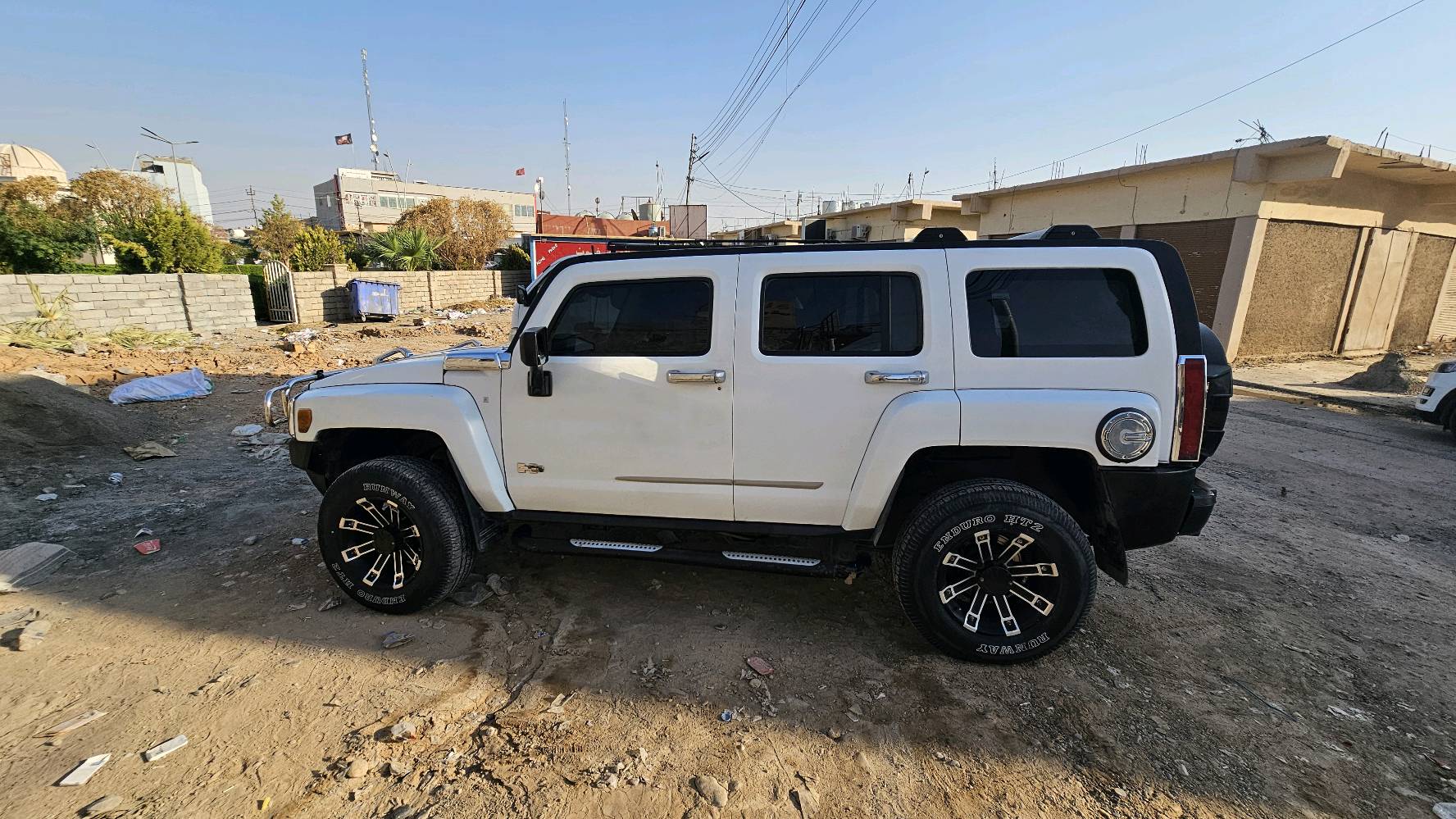 همر h3  سعر ١١٠موديل  ٢٠٠٧ رقم نينوى شرط التحويل هزه جديده ضرر ٣ قطع فتحة بالسقف شاشه وكامره خلفيه  سياره حلوه ونظيفة ترهم مراوس حسب القناعه 
