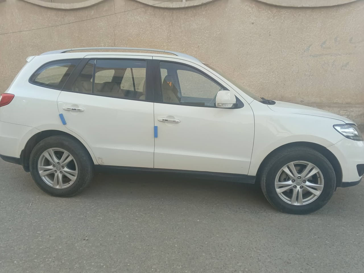 السلام عليكم
سياره سنتافي خليجي6سلندر موديل 11 رقم بغداد جديد سنويه 2030
الشركه العامه فول مواصفات 
7راكب3قطغ تبريد 
مكفول كفاله عدا بارد بلباب 
4ويل شاشة كامره دواره ثلاجه تحكمات مري شفط 
السعر 150$
مكان كربلاء 
الاتصال
***********
***********
