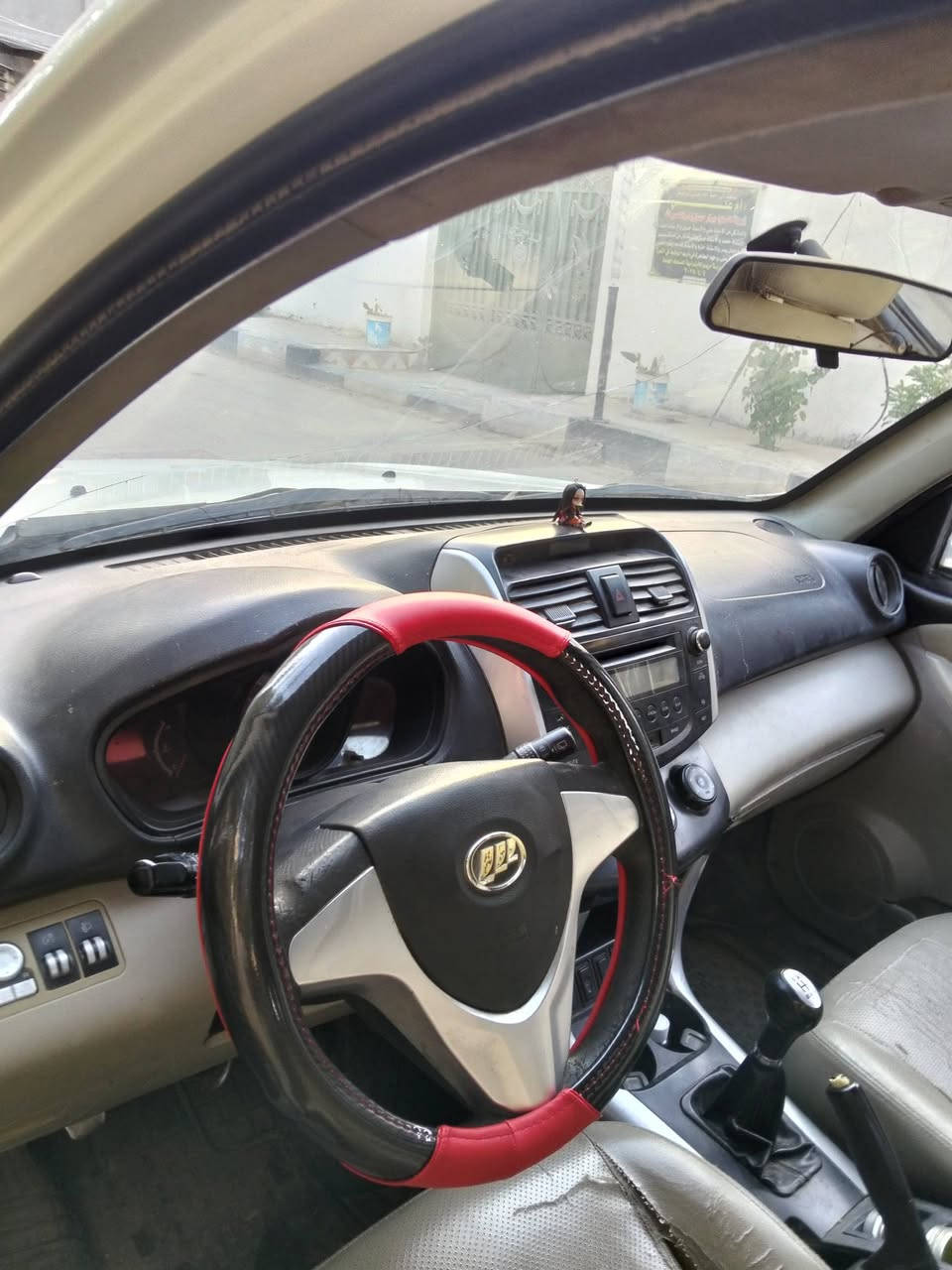 اسلام عليكم ليفانx60 موديل14 بيه طخه بسيطه بلباب السعر50
رقم التلفون:***********
