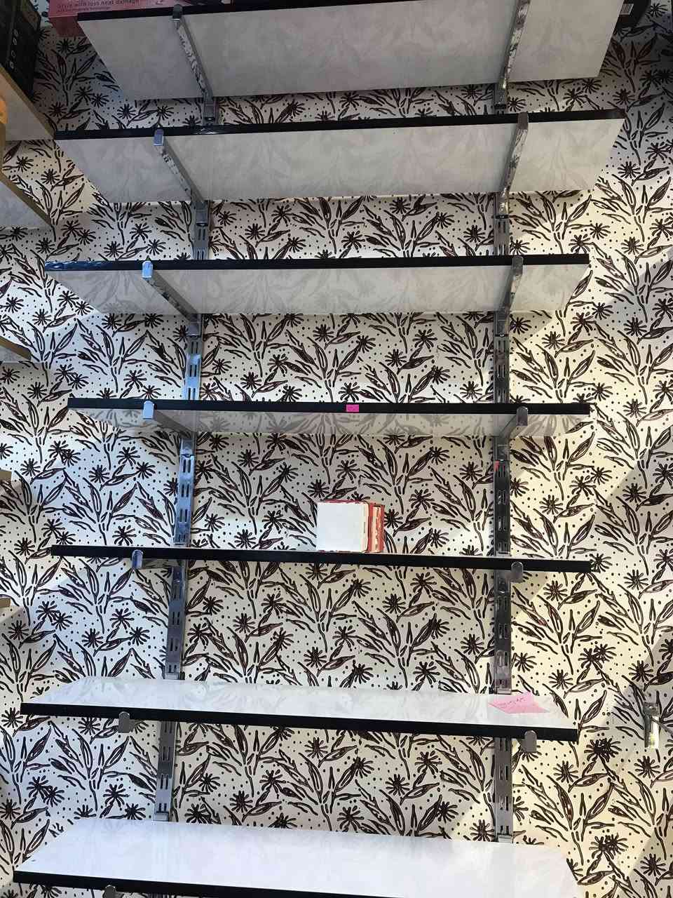 السلام عليكم
رفوف تعليك خشب للبيع 

للاستفسار الاتصال ***********
