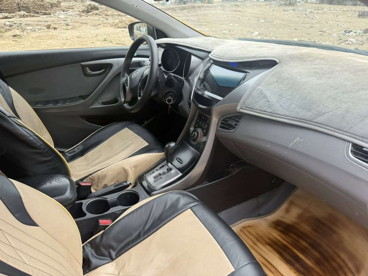 سلام عليكم النتره ٢٠١٣ امريكي حادثه جملق امامي ودوسه سياره جاهزه مكينه كير وتبريد  كله مكفول تخم تاير حداديه كله مكفول مصفره من كلشي رقم بغداد مشروع وطني سعر ٨٥ وبيه مجال بصيط اي ستفسار ***********
