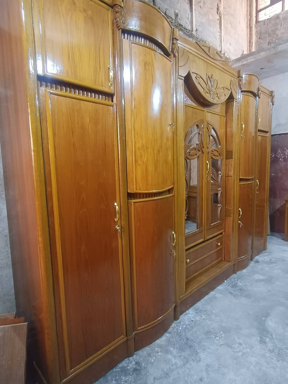 غرفه تسكام داخل خارج صاج كامله مابيه اي نقص السعر900وبيها مجال الشراي يتصل العنوان حله شارع 80الاتصال *********** يوجد واتساب
