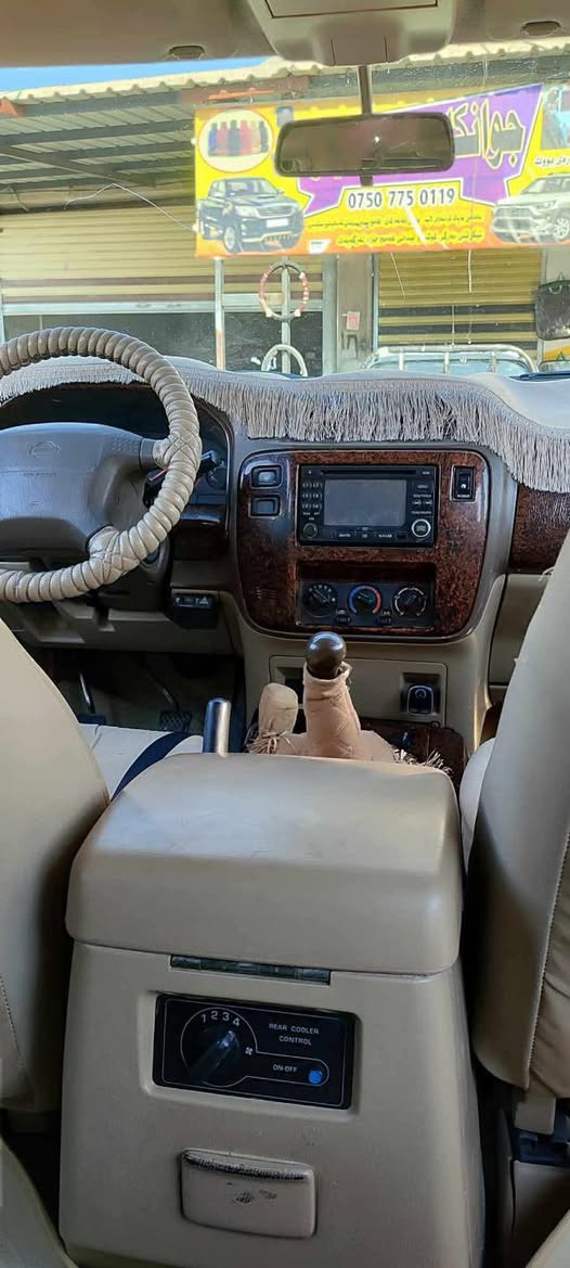 ٢٠٠١ سەقەر تەحویل ئەسڵ ناوزەرد سەنەوی ٢٠٢٩ تازەیە چوار تایەی تازەی لەژێرایە کلاجی تازەیە گێڕو مەکینە بەشەرت کراوەتە غاز مەکینەب ٤٥٠٠ کابرێتەیە گێڕ و مەکینە و ئەکسلی بەشەرت تەنها بۆنیتی بۆیاخە لەگەڵ ئەو شوێنانەی وادیاریم کردوە 
سعری ١٢٨ ژ.م ***********
