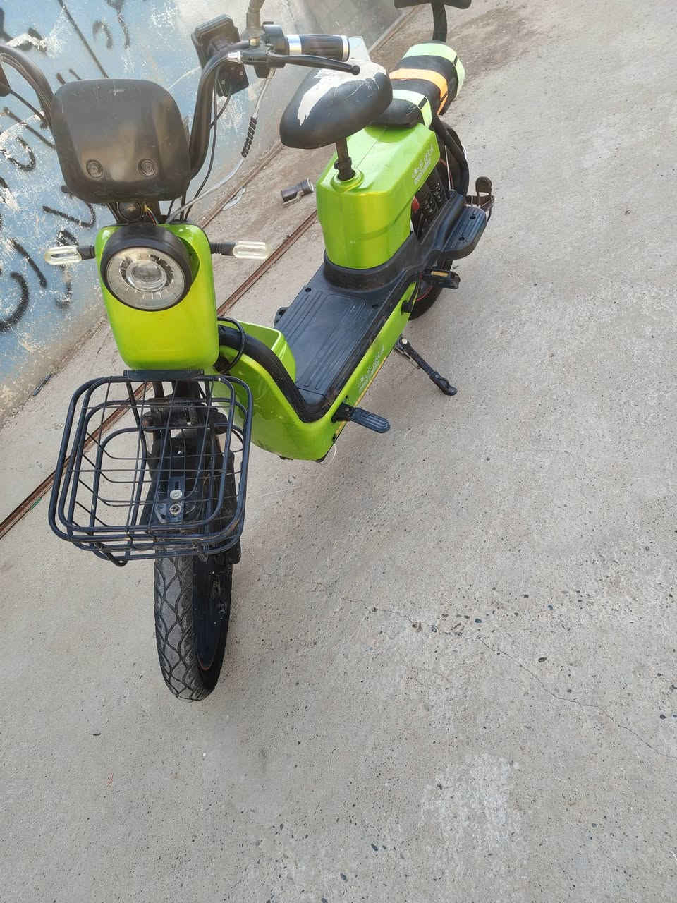 السلام عليكم(دراجه شحن للبيع)
السرعه50

الشحن الوحده تمشيك40او55كيلو

العقل500W

الملف800W

5بطاريات20A شرط الشغل

@إشارة 

السعر  خص
(***********)
