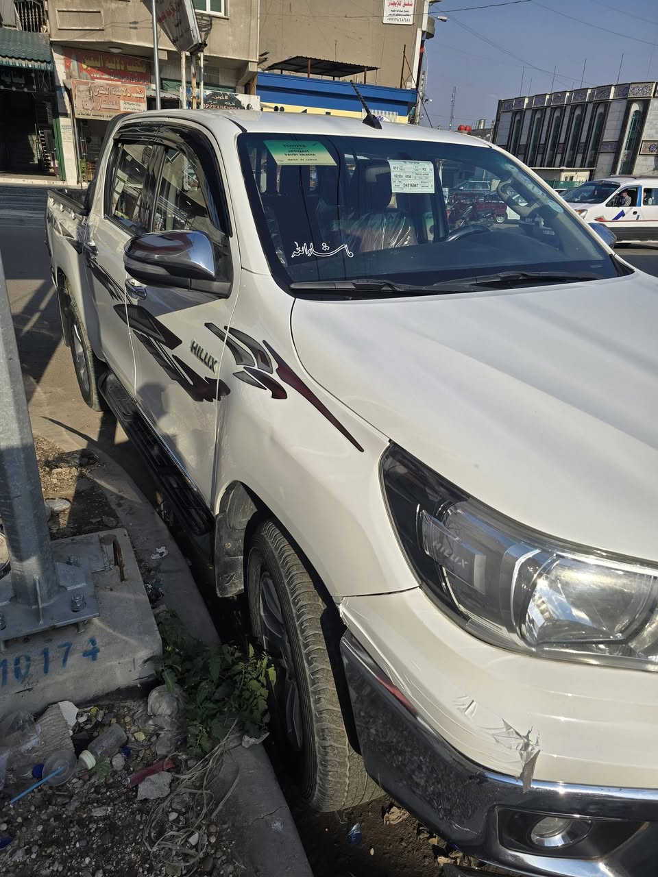 تيوته هايلوكس اسلندر4×4
موديل 2017مكفوله من الصبغ والبارد والكير ولمحرك
بيه ضربه بلبنيد ضربه بصيطه 
ماشيه 140
العنوان بغداد الشعب شارع عدن 
السعر 260وبيه مجال 
***********
