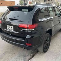 للبيع او مراوس حسب القناعه  جيب شيروكي 2019 بلاك توب  بيها صبغ جاملغ و...