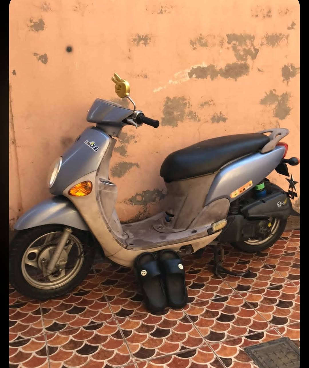 السلام  عليكم  عندي دراجه للبيع  فلا دراجه نضافته 100/100 مامفتوح برغي بيه افحص وين ماتريد  شرط كلشي شغال بيه نكره سلف  لايت واشاير الدراجه كفاله عامه  جايبه من الحله صارلي  شهر و١٥ يوم من جايبه دراجه اديرله كله محسن ولامره دايرله بنزين عادي   ماطلع بيه هواي ابد  كل اسبوع مره لو مرتين اطلع بيه
السعر خاص  الي يكسر بيه خل يعبر المنشور


**إذا كنت صاحب هذا الإعلان وتريد حذفه لأي سبب، رجاءا أرسل رسالة إلى الدعم الفني**