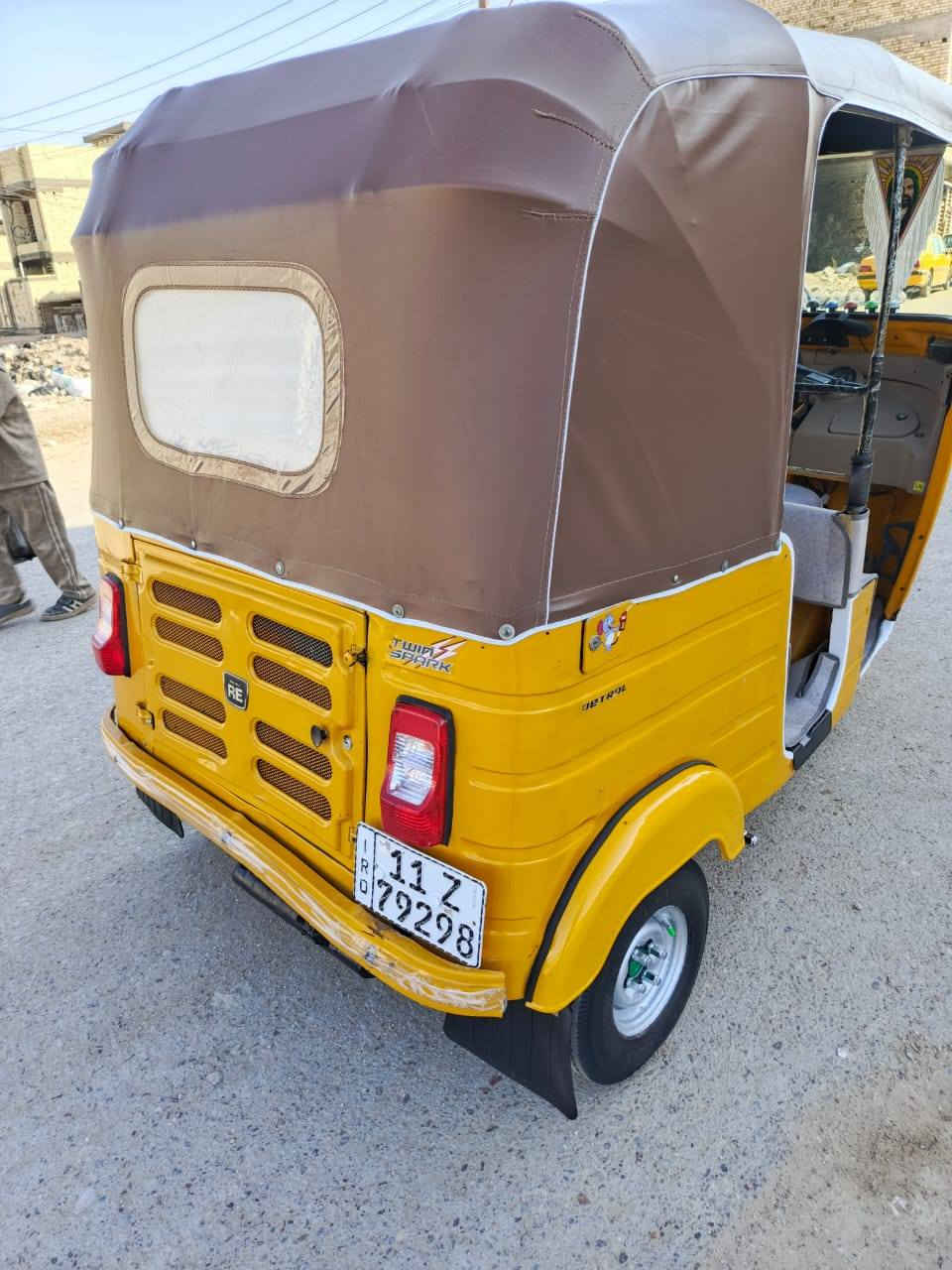 سلام عليكم تكتك للبيع موديل 2020 شهر 12 رقم وسنويه النكليزي تحويل مباشر تكتك جاهزه خير من الله العنوان بغداد الكماليه السعر 6850 وبيهه مجال الهاتف *********** ما متوجد ع خاص
