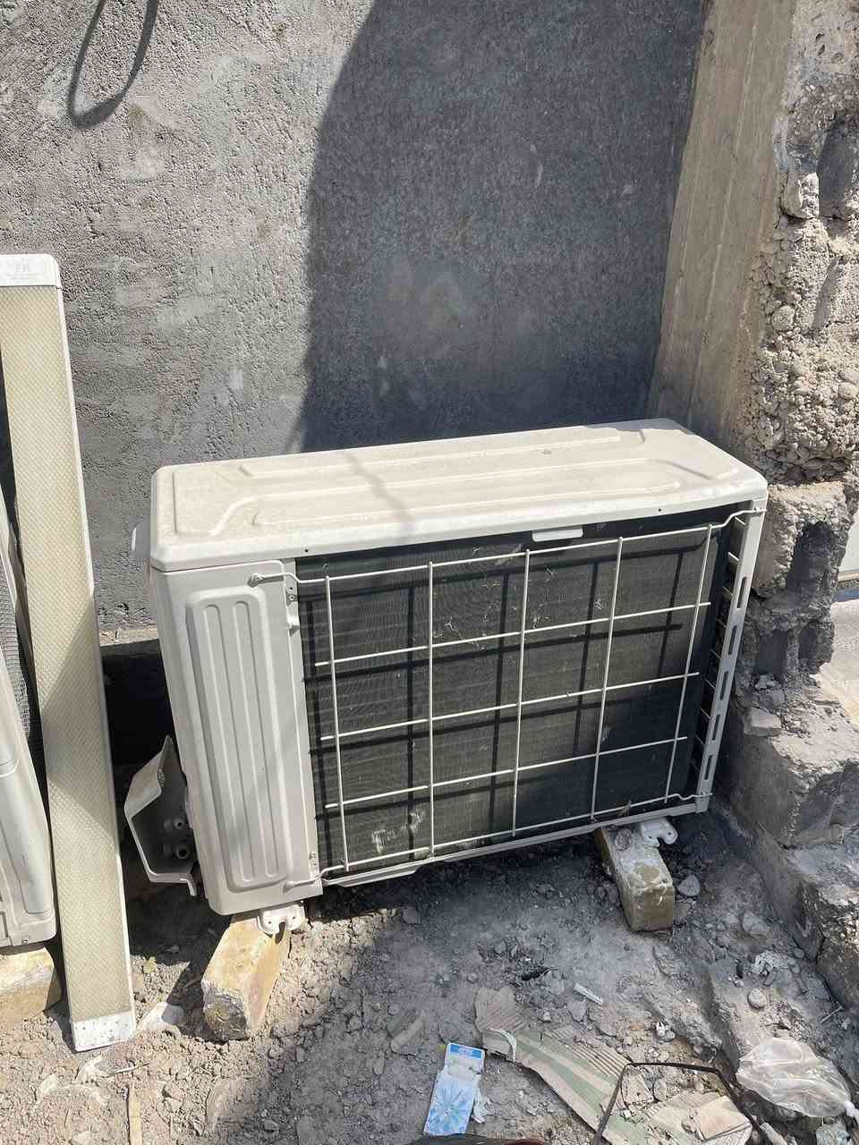 سبالت جداري شبه ممستخدم استخدام شهرين فقط بسبب الانتقال مفتوحات الواحد 2طن ميديا والثاني فورس الي ميشتري لا يبخس حلال الناس الواحد ب350 قفل لكل يعرف اسعار الجديد حاليا للاستفسار الاتصال المكان حي العسكري شارع 80 ‭0772 544 1775‬
