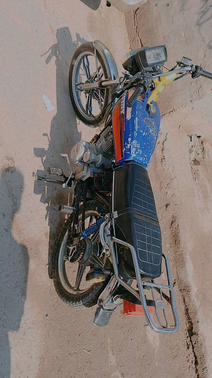 السلام عليكم دراجه 5 كير
مابيهه نقص كالمه بدون اوراق ***********
