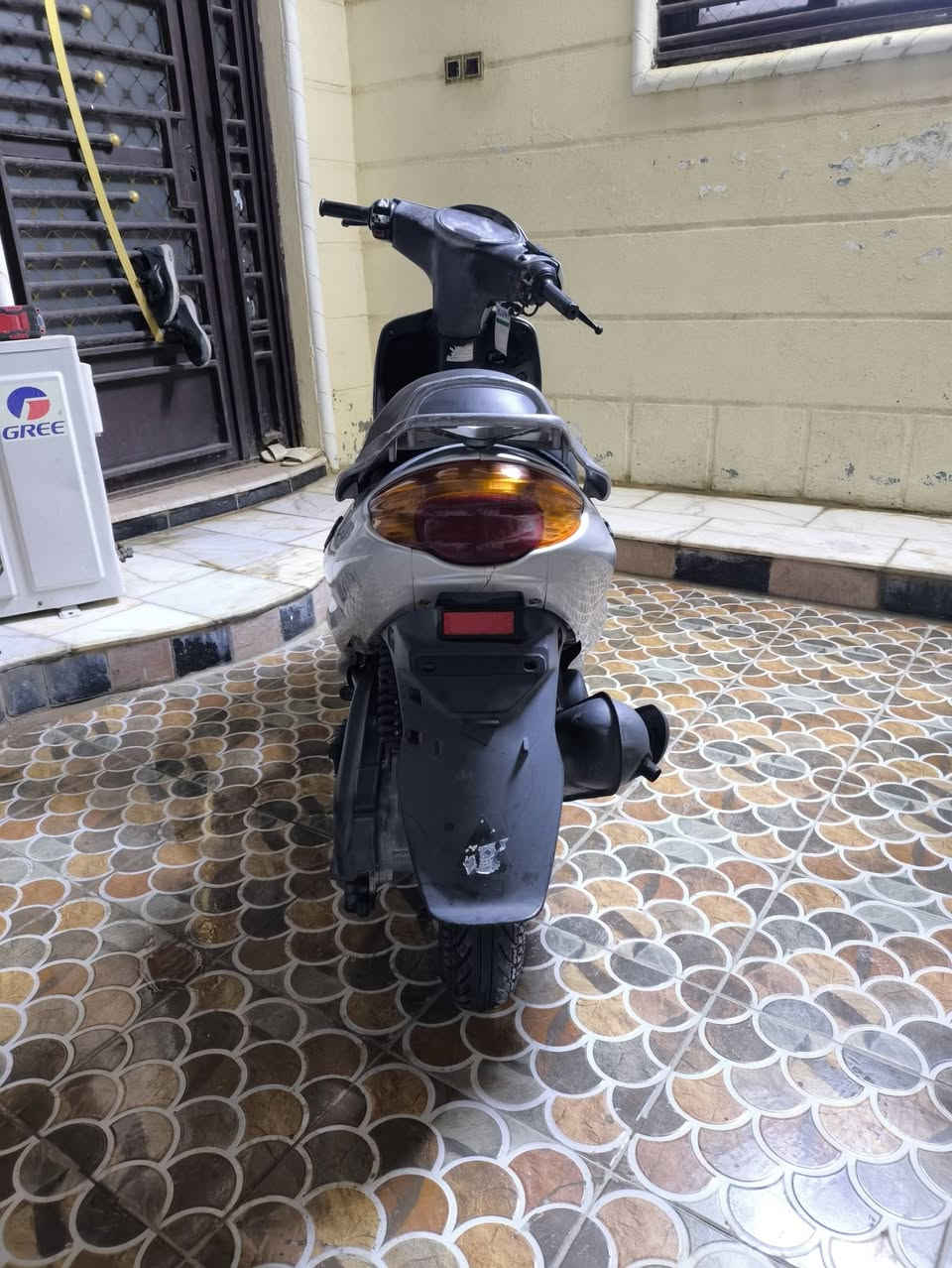 دراجة اكزز وكالة رمبة قبل 8اشهر نزلتهة 1350 حتاجيت وريد ابيعهة سعر 850وبيهة مجال بسيط للستفسار ***********
