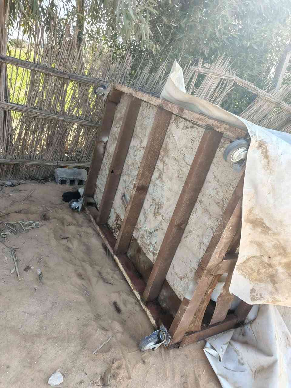 سلام عليكم حوض سمك
طول متر ونص ول عرض متر وربع
ستخدام شهر نايلون اصلي درجه اولى
صاير عليه غالي
سعر 60الف
***********
