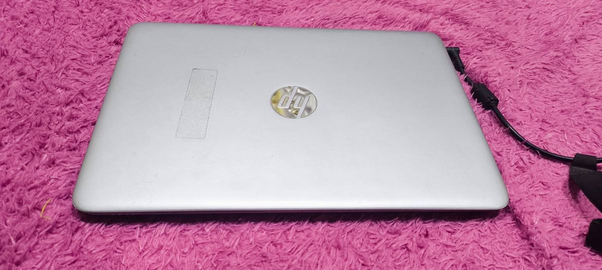 لابتوب للبيع بسعر٢٠٠ وبيه مجال
مواصفاته بالصور
او مراوس بمبايل 

***********
سوق الشيوخ
