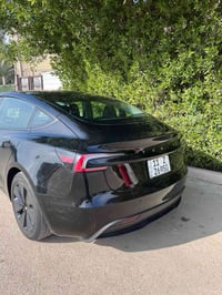 تسلا model 3 فقط بنيد مبدل نفس لون شكل حديث لد  دبل شاشه سياره معروفه ...