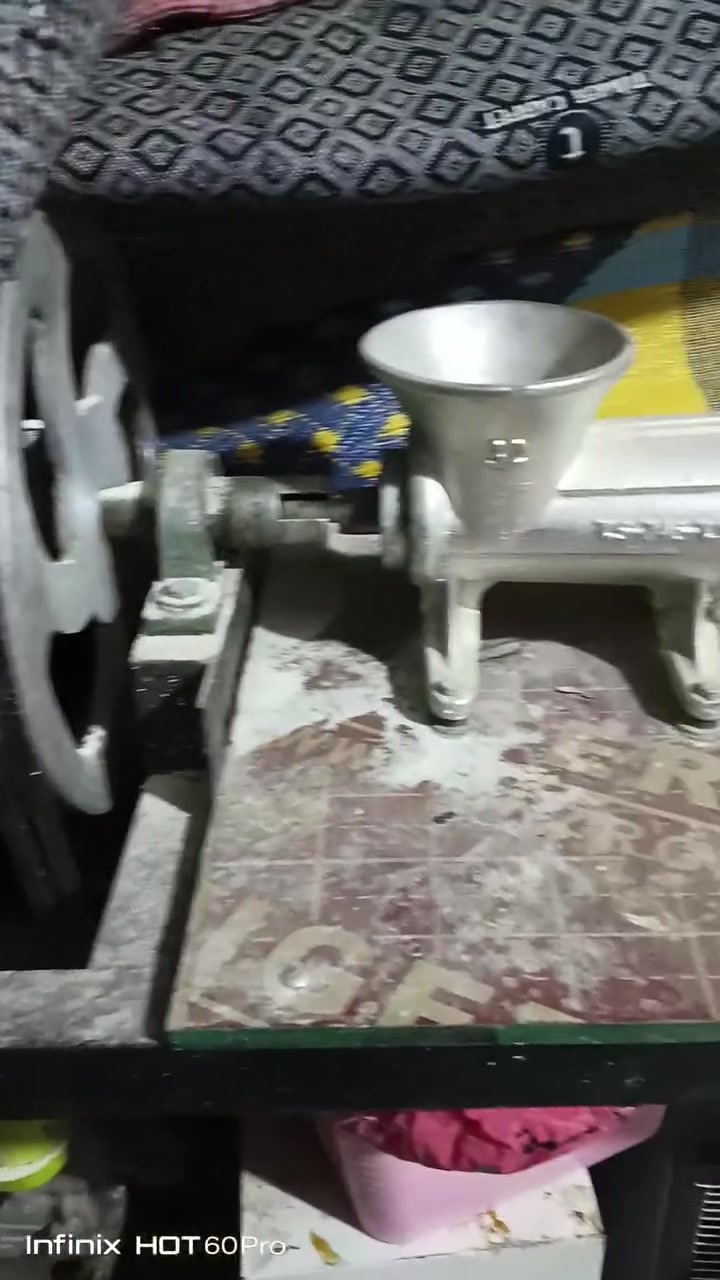 مثرامه مل لحم للبيع جديده النضافه 100/100السعر جدن مناسب الرقم ما مستعمله ولا مره
‏‪***********‬‏

