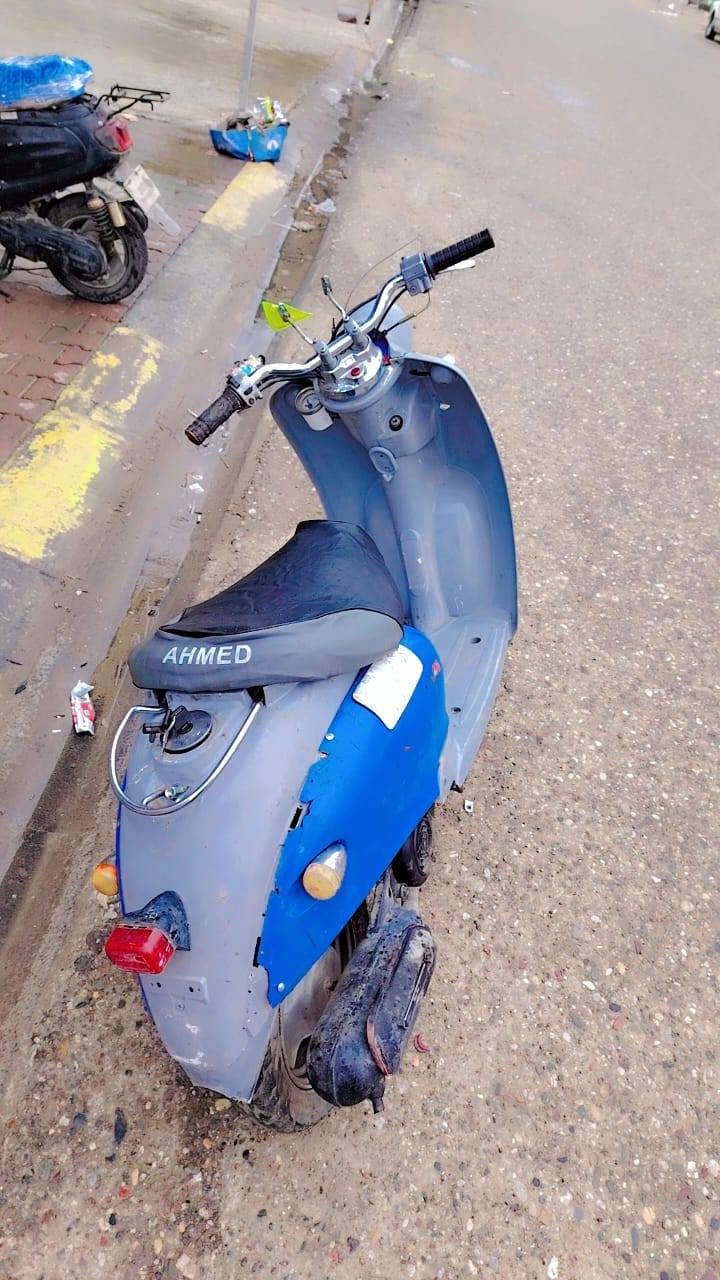 سلام عليكم عبد الحليم للبيع دراجه حلوه ناعمه لايت شغل بس يحتاج باتري سعره اب 175 بيه مجال الشراي يخابر ***********
