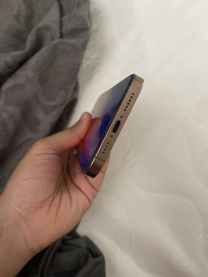 السلام عليكم
16 برو ماكس ذاكرة 256 نظافة 100‎%‎ الجهاز لا مفتوح ولا ملعوب بي بطارية 89‎%‎ جهاز حلو ونظيف السعر 1300 وبي مجال عنواني بغداد الشعب 
***********
