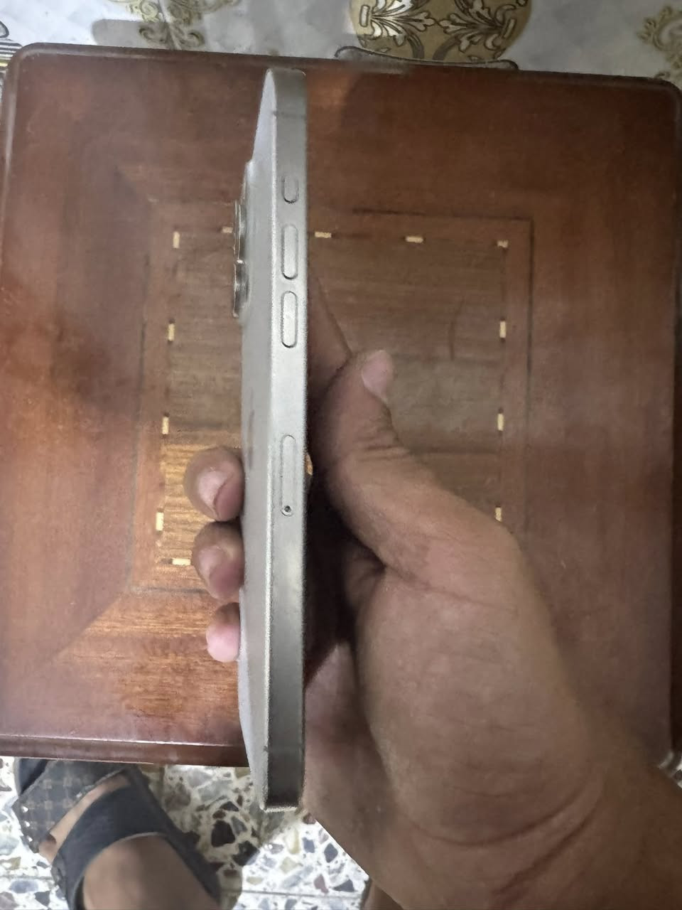السلام عليك عندي جاهز 15برماكس ذاكرته 256 بطاريته 87بي بس هاي البشاشه فقط السعر 700موجو نتصال ***********
