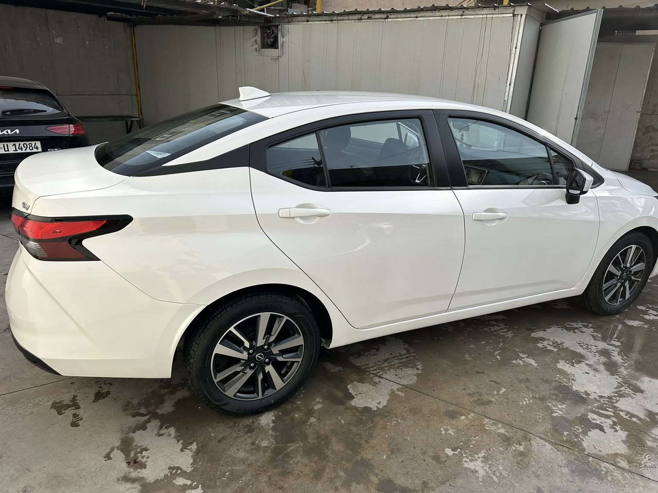 نيسان فيرسا 2025 SV بدون صبغ سياره فول بصمه لايت زينون سعر131/***********
