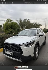 للبيع تويوتا كورولا كروس 2025  الممشى:12000 المحرك:2000 اللون:ابيضّ  ا...
