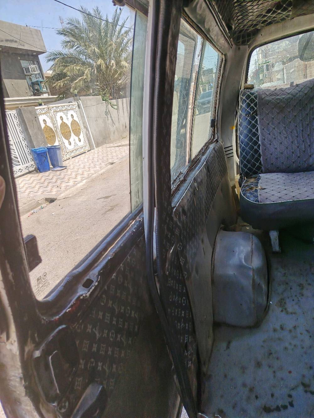 كيا بستا موديل 1995
رقم بغداد
محرك بي خيط بخار
ما داخله هيئة
دواخل نضيفه 
باقي خير من الله 
مرور ١٥٠ الف
إذا اكو مراوس اسيا هم ترهم 
السعر ٢٠ وبيه مجال
***********
