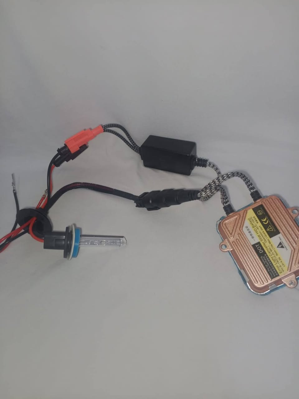 كامرات فور كي هنه وغراضهن حلوات وشحنهن تايبسي
نقاط ذكيه تشتغل من خلال تطبيق تتحكم بيهن
زنون سياره ثلجي يخبل وقوي وحته تحويلات بي ليفدنه اني خادم***********
