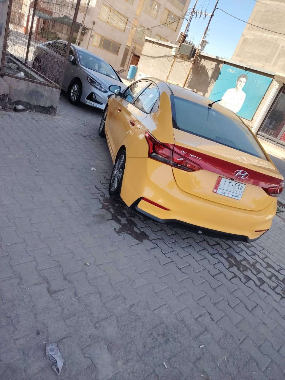 السلام عليكم سياره اكسنت حره  موديل 2019وارد امريكي كير ي تي 6نمره مكينه 1600سياره بيه جمالغ أمامي فقط باقي مكفول عنوان السماوه رقم‏‪‪0780 187 9153‬‬‏
