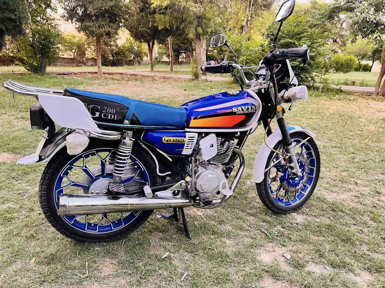 سلام عليكم دراجه سيفان موديل 24 محرك 200cc شرط ما مفتوح 5 كير اوراق كامله للبيع السعر 700 وبي مجال دراجه نضافه 100/100 مكانها قضاء مخمور *********** اتصل ودلل
