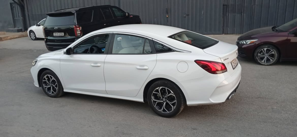 MG GT 2023 COMFORT
بەسمە، شاشە ئایپاد ، کامێرا، حاسە ، لایت لیدو عەدەسە، دەرگا بەسمە ، گێچ ئەلیکترۆنی و زۆر مواسفاتی تر ، بێ ساردو بێ بۆیاخ ، تەرزەی نیە نمونە لە جوانیا ، نرخی 107 و مامەڵە 
***********
