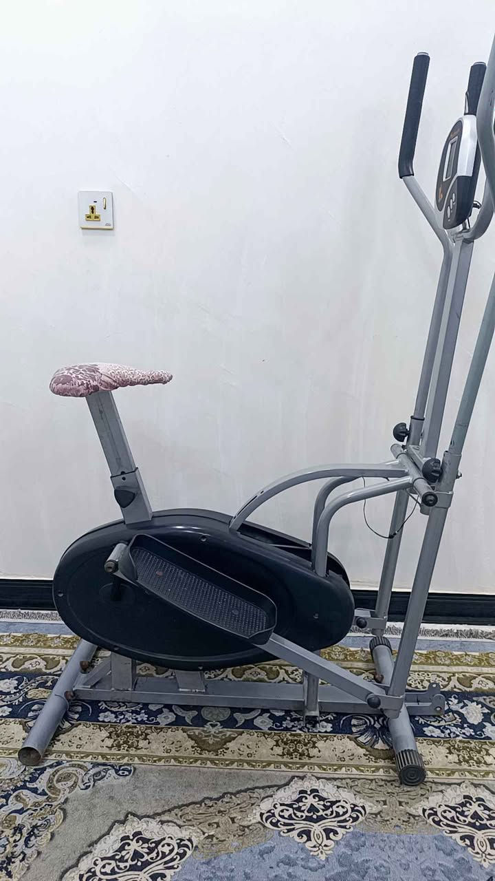 اجهزه رياضيه شغاله ونظيفه كل واحد وسعره واذا اثنينهن 175 وبيهن مجال بسيط مكاني كوت خاجيه متواجد خاص او واتساب
*********** Singapore
