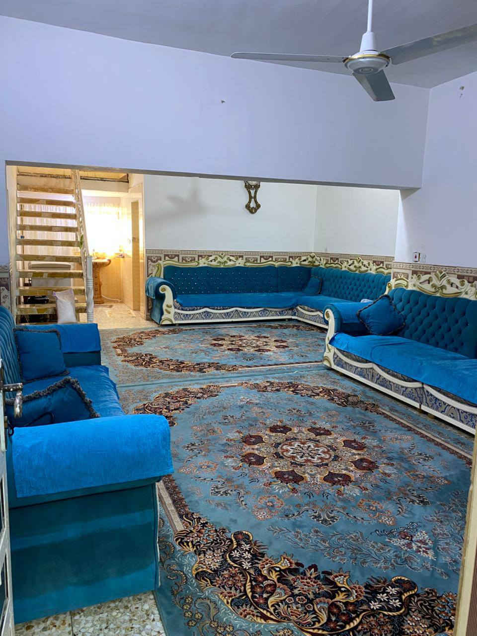 اعلان بيت للبيع مساحته 200 متر طابو زراعي سند 25   التفاصيل ثلاث غرف نوم وحده أرضيه واثنين طابق ثاني ثلاث مجمعات صحيه مناور عدد اثنين مطبخ واستقبال الضيوف السعر 190مليون وبي مجال إنشاء الله حي الصحه فرع الجامع علي الهادي قرب بيت ابو النسر الاستفسار اتصل ع ارقام التاليه 
         حسن الطائي 
       ***********
        ولاء ابوغدير 
       ***********
