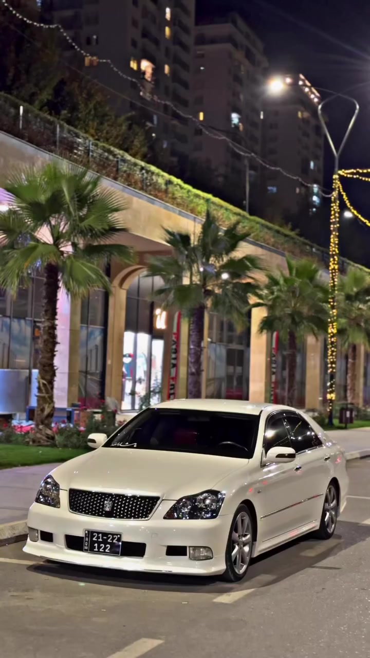 شاهینە
ساخ 2007 كير گەورى مه كينه بجوك كاميرا شاشه كوشن جلد ئاوينه ئیشارەت 
كامل مه سروف كراوه سعرى
كوتاى 80 گلايه
***********
***********
