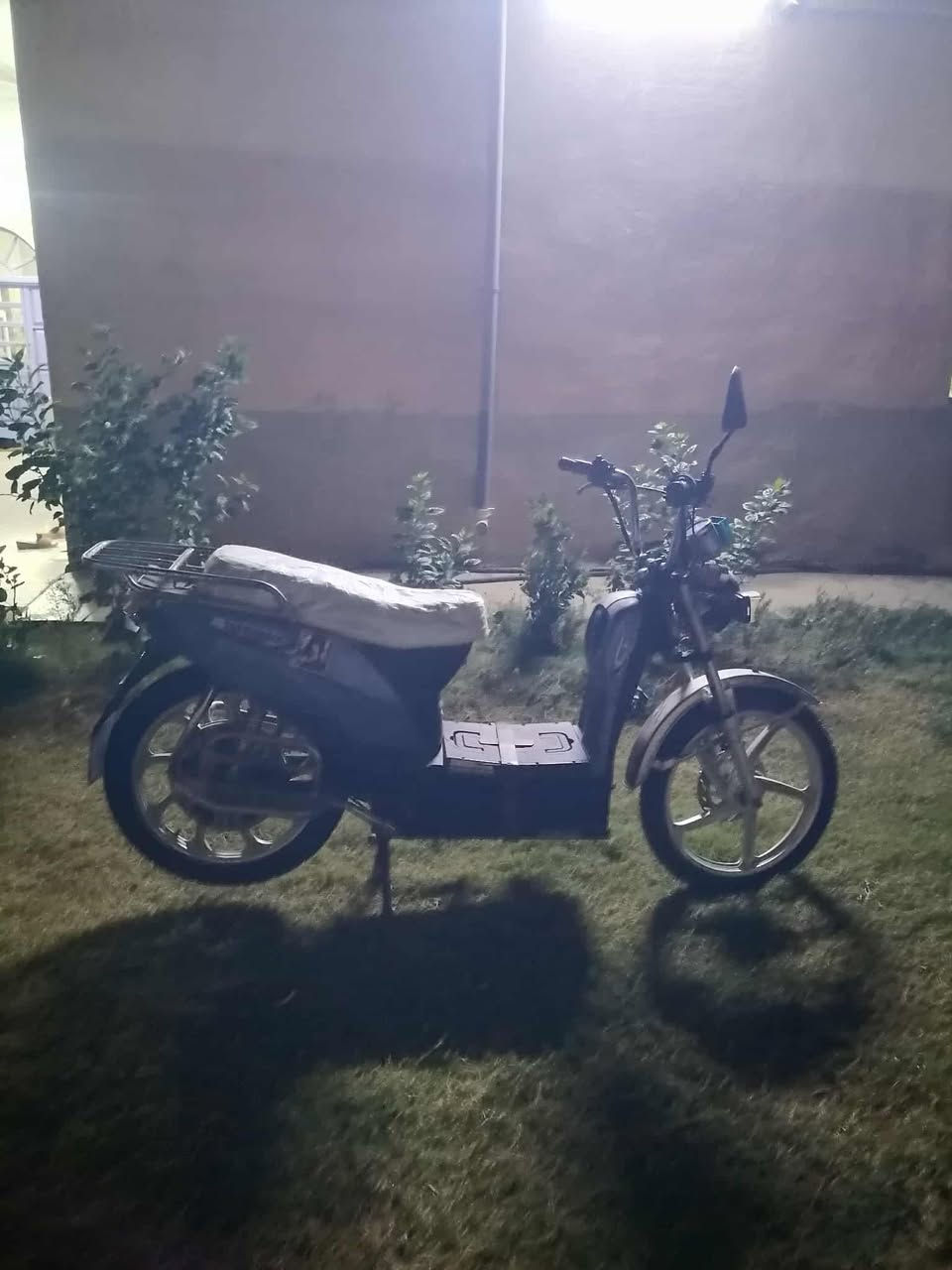 ماطور شحن للبيع بس انكر سلف المكان الربيظه 
السعر٢٥٠ الف ***********
