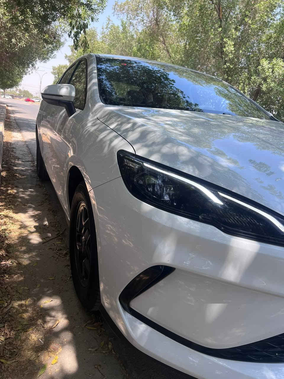 BYD سيل زيرو فايف
رقم بغداد باسمي مداور نفس اليوم 
سياره كفاله عامه 
ماشيه 13000 الف كيلو 
*********** مكان نجف
السعر 129 وبيها مجال بسيط حك الجيه
