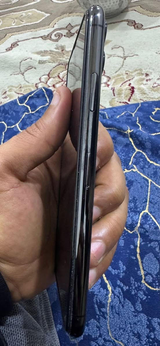 السلام عليكم
ايفون ١١ برو ماكس 
ذاكرة 256 
بطارية 89 تك سيم
السعر 370 وبي مجال 
نضافه فول شرط على الحاسبه مكفول 
تواصل *********** متوفر واتساب وفيس
