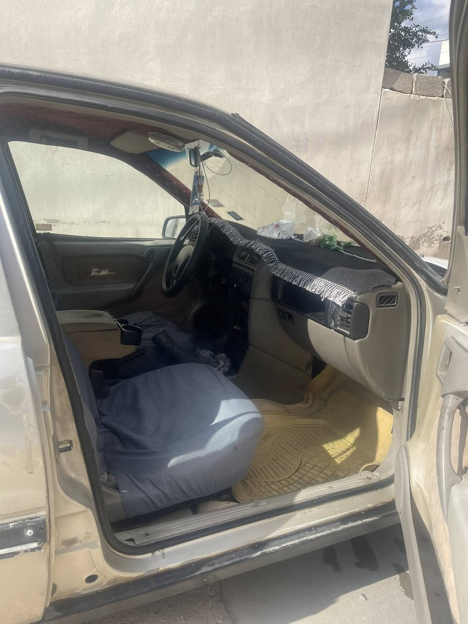 اوبل فكترا 1990
اوبل فكترا جنطه 1990
محرك 20 كير عادي كير و محرك شرط 
رقم صلاح الدين مشروع وطني سنويه 2029 رقم دولي تايرات جديد صدر ٪؜80 جامات كهربائي سيارا نضيف و حلو سعر 28 رقم ***********
