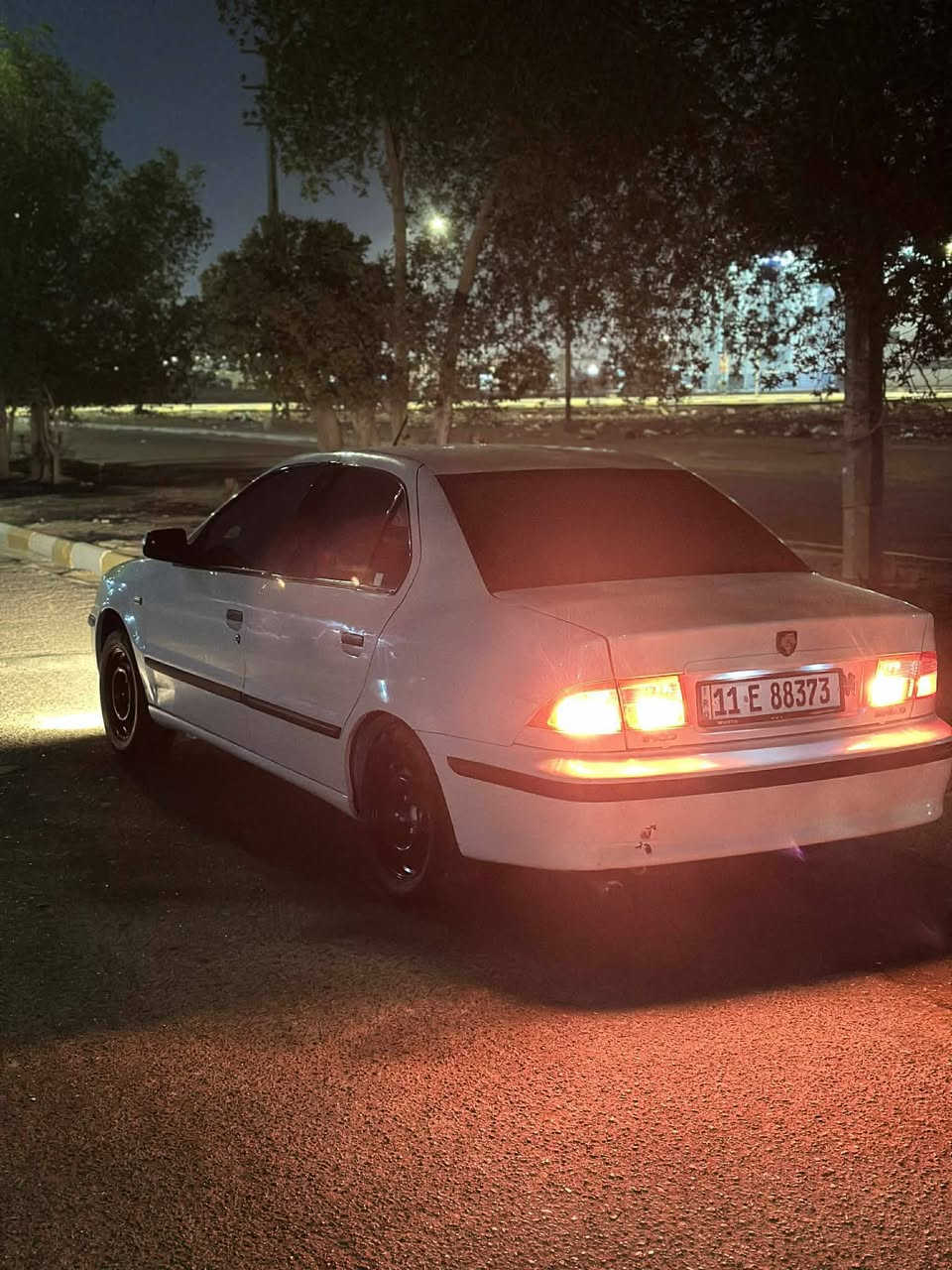 السلام عليكم سمند للبيع موديل 2013 مكفوله من الظربه والصبغ جاهزه من كلشي سونار مرفق وي الصور رقم بغداد سنويه ال 30 مكاني واسط مركز مدينه اي استفسار اتصل *********** سعر 52 وبي مجال
