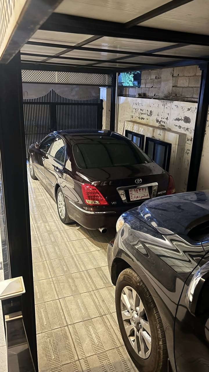 بەناوی خوای گەورەو میهرەبان 
تۆیۆتا کراون ماجێستا ٢٠٠٧ 
قەپات مواسەفات 
سەیارەکە مووسە 
٥ دوکمەیە 
ئەی بس بیلادیە 
سەیارەکە مالی دۆستە 
گۆرینەوەش دەکەم لەسەر دل گرتن 
سحری ٧٢ مەجال *********** تەنها واتسئاپ
