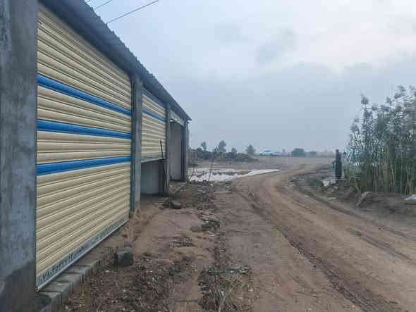 سلام عليكم جملون اليجار طول 35ب8عرض معه محلات يم محطه البرقي ***********
