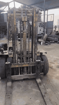 شوكيه للبيع كوماتسو للاستفسار 07831728489