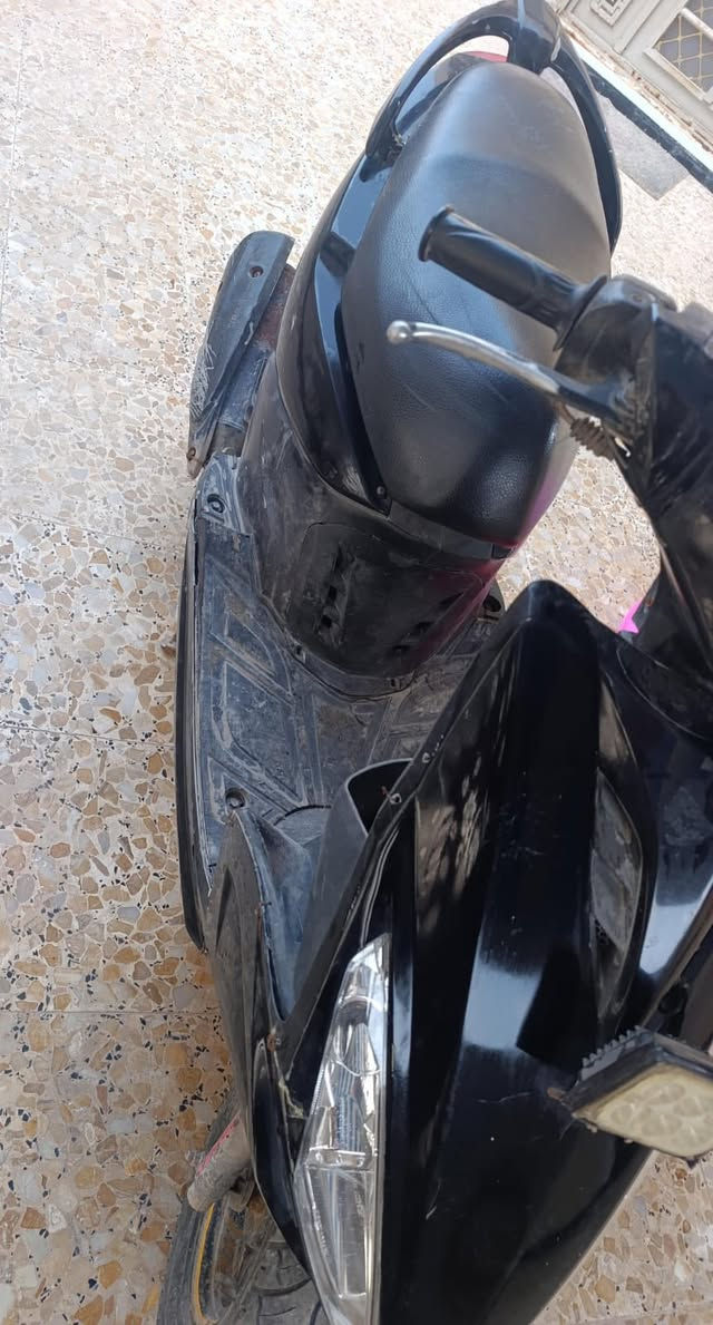 دراجة ماكس مضلع لون اسود اوراق أصولية كامله
مكينه نضيفه ما مجفته ولا مصلحه
 شلعتهه حلوه  
سلف وهندر تشتغل 

فقط الكفرات تعبانه وتحتاج أما تعديل أو تبديل 
كفرات الاصليه موجوده 

سعر 600 وبيهه مجال 

مشتريهه مليون قبل سنه ونص من الوكيل 

للاستفسار ***********
