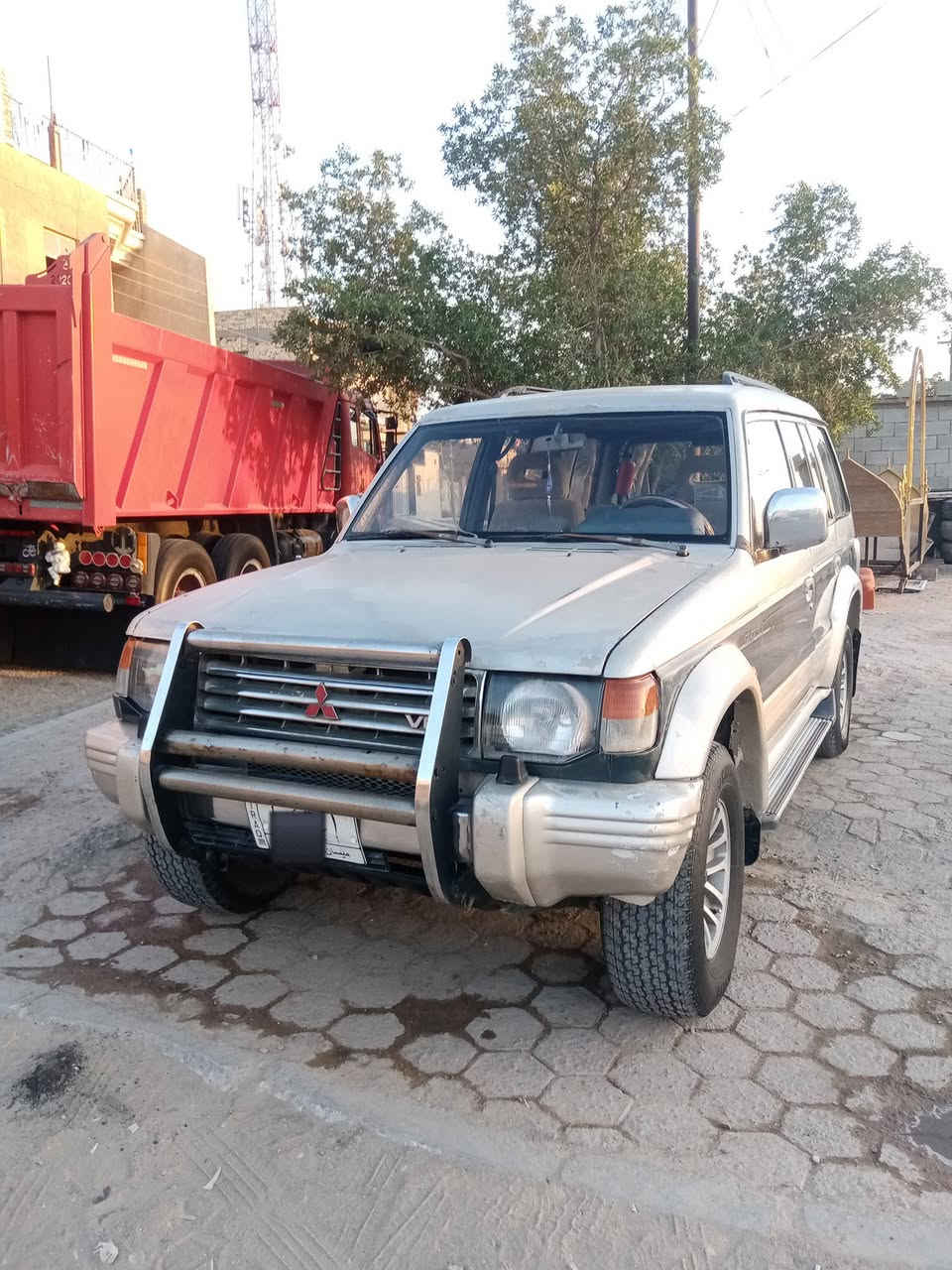 للبيع باجيرو موديل ٩٢ مكينة وكير بطه ٢٥٠٠ سياره ابلاديه أيسر ابلادي تخم تاير حداديه جديده كهرباءيات كلها شغاله رقمها ميسان ألماني رعيها يمي سعرها ب٤٥ وبيها مجال واي استفسار على الرقم *********** مكاني ميسان
