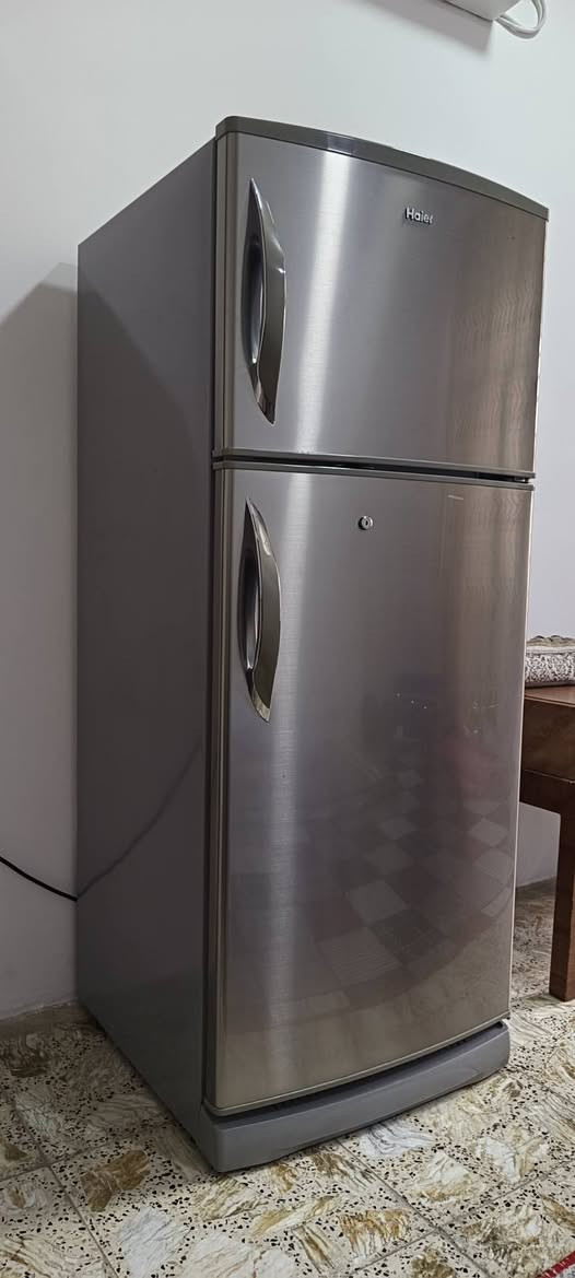 ثلاجة هاير لون سلفر اخت الجديدة ارتفاع متر ونص العرض 60سانتيم والعمق 60 سانتيم نضام تجمييد مداخلة تصليح 
مكان بغداد الجديدة 
السعر 250 الف  دينار 
للاستفسار 
مراسلة 
او 
اتصال 
***********
