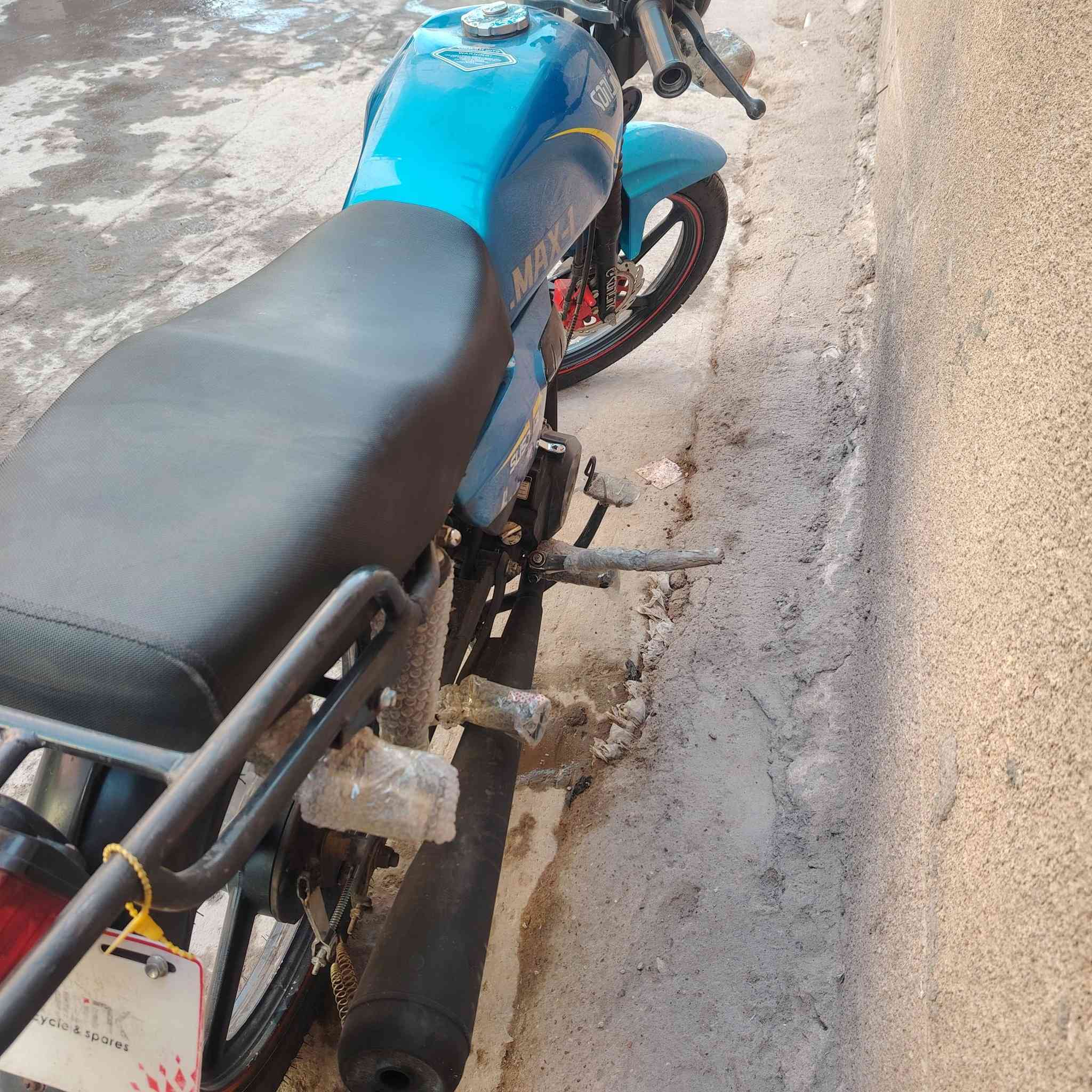 السلام علیکم شباب دراجه سونيك MAX1 المرغوبة موديل 24 اوراقها کامله دراجه مقفوله لا تبخیر لا تنقيص لا مجفته لا نضوح دراجه جدیده کلش کله نقص ما بيها سعر 750 وبيها مجال عنواني زعفرانية لوبسمايا لاستفسار اتصال على الرقم او واتساب ***********
